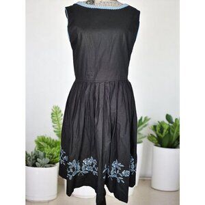 Dirndl Dress Navy Blue Embroidered Flower Oktoberfest Corset Size 38, US Medium